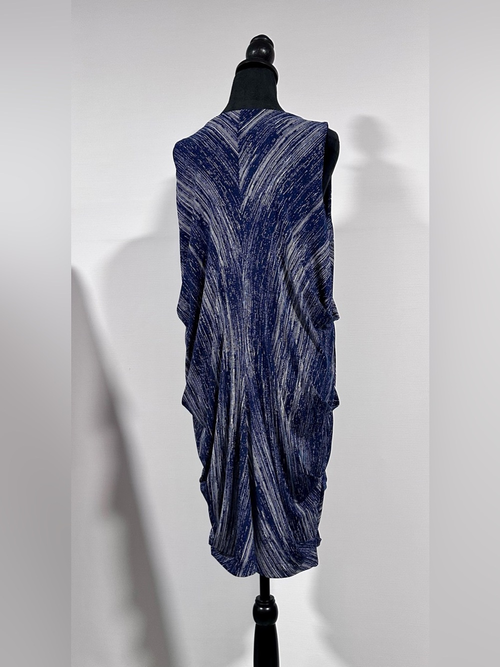 Vivienne Tam Navy and White Abstract Brushstroke Sleeveless Dress - Picture 3 of 7